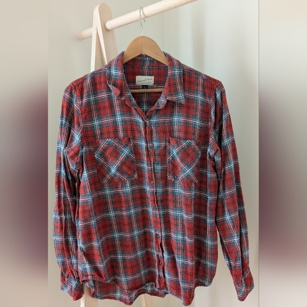 Universal Thread Women's Red and Blue Plaid Casual Shirt, Sz M